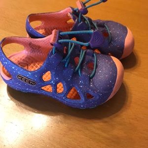 KEEN water shoes size 6 toddler